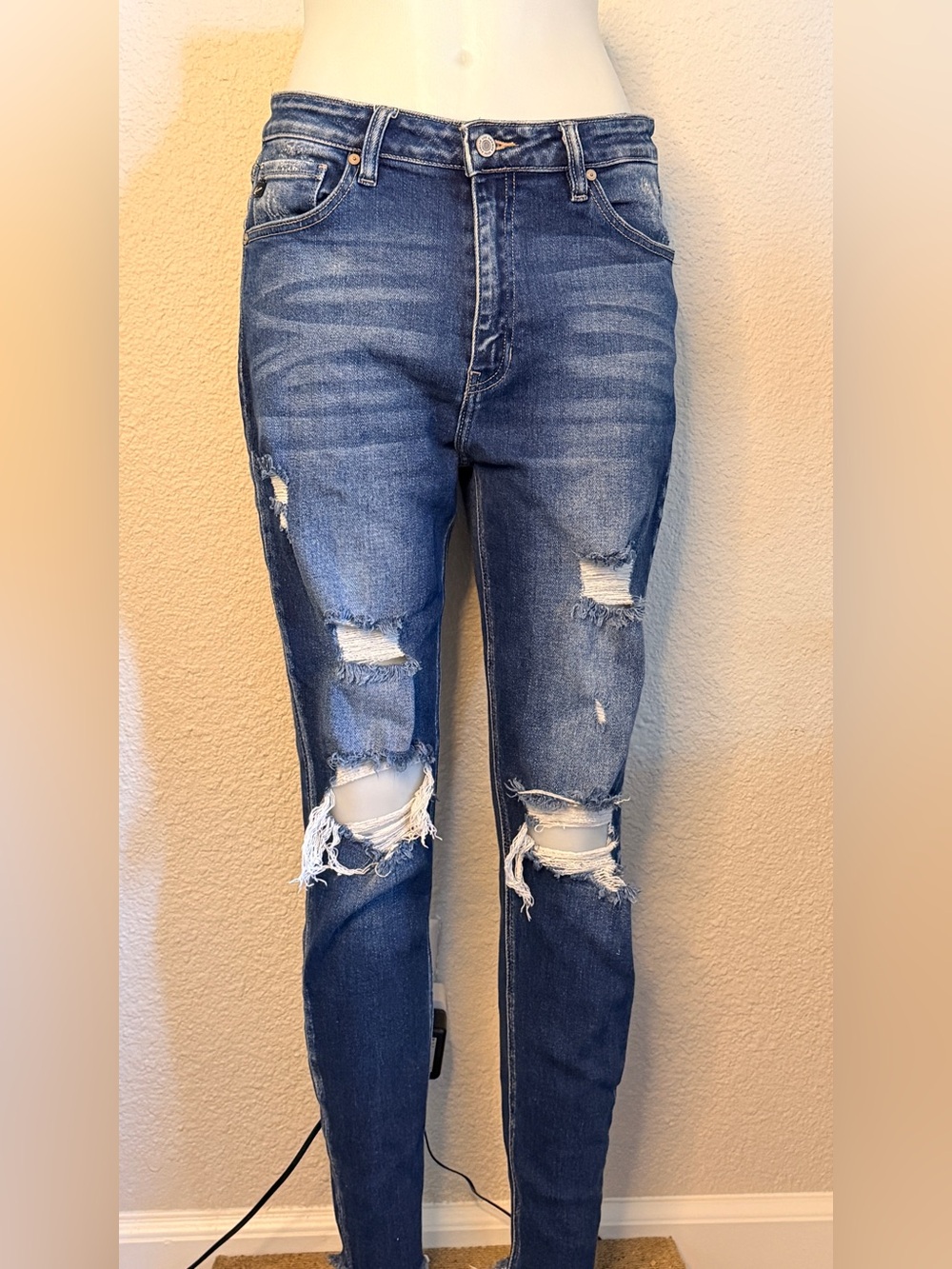 Women’s Chic Distressed Blue Jeans